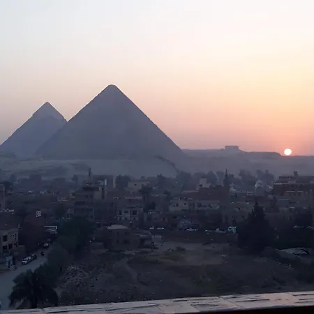 Pyramids View Suite/Vista Piramidi